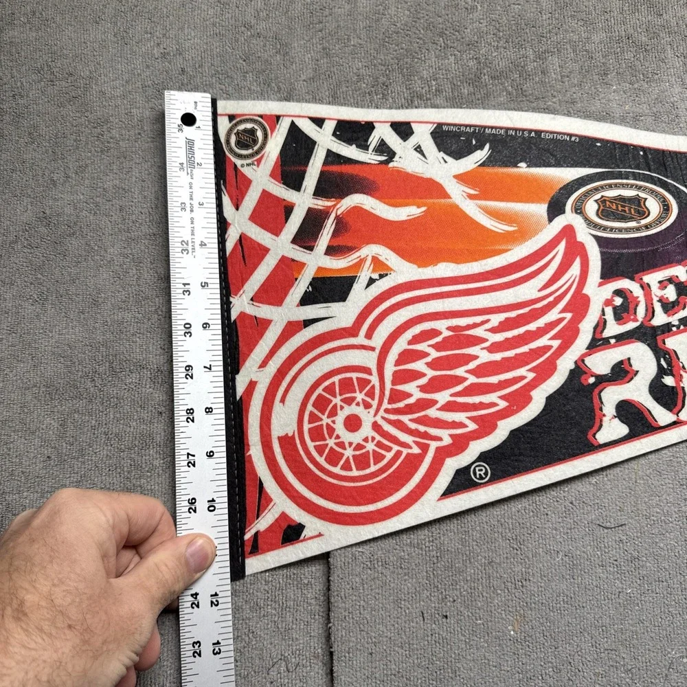Detroit Red Wings NHL Pennant‎ WinCraft Vintage Style Hockey Wall Decor